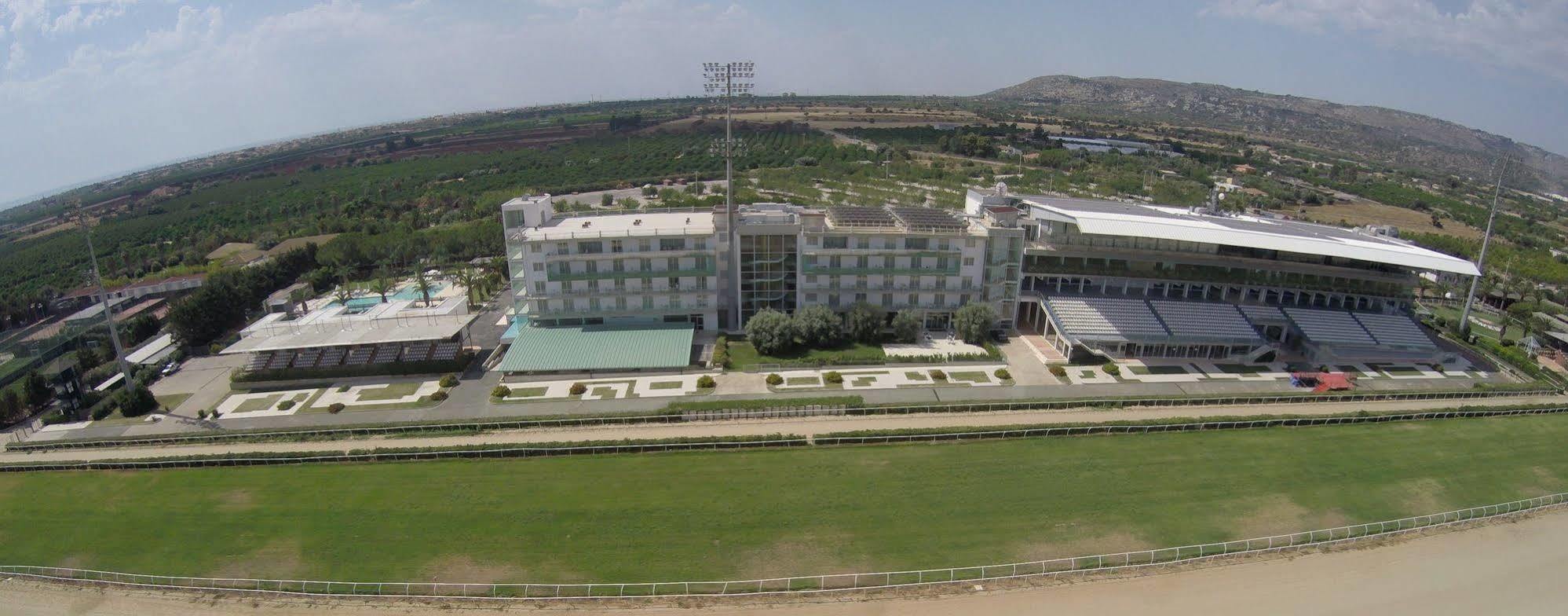 Eureka Palace Hotel Spa Resort كاسيبيلي المظهر الخارجي الصورة